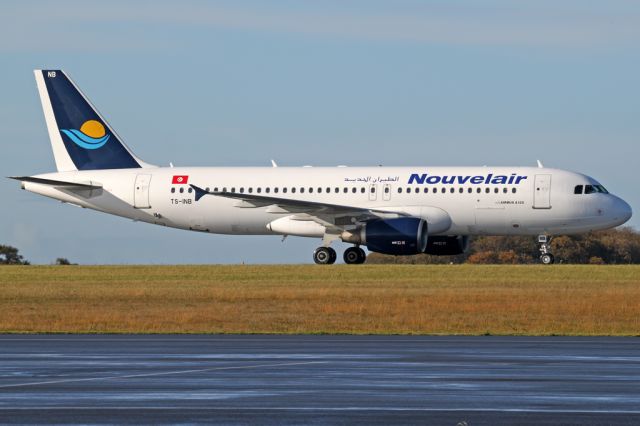 Airbus A320 (TS-INB)