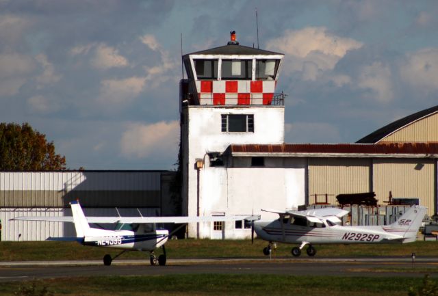 Cessna Skyhawk (N292SP) - Shown departing is this 2003 Cessna Skyhawk 172S in the Autumn of 2021.