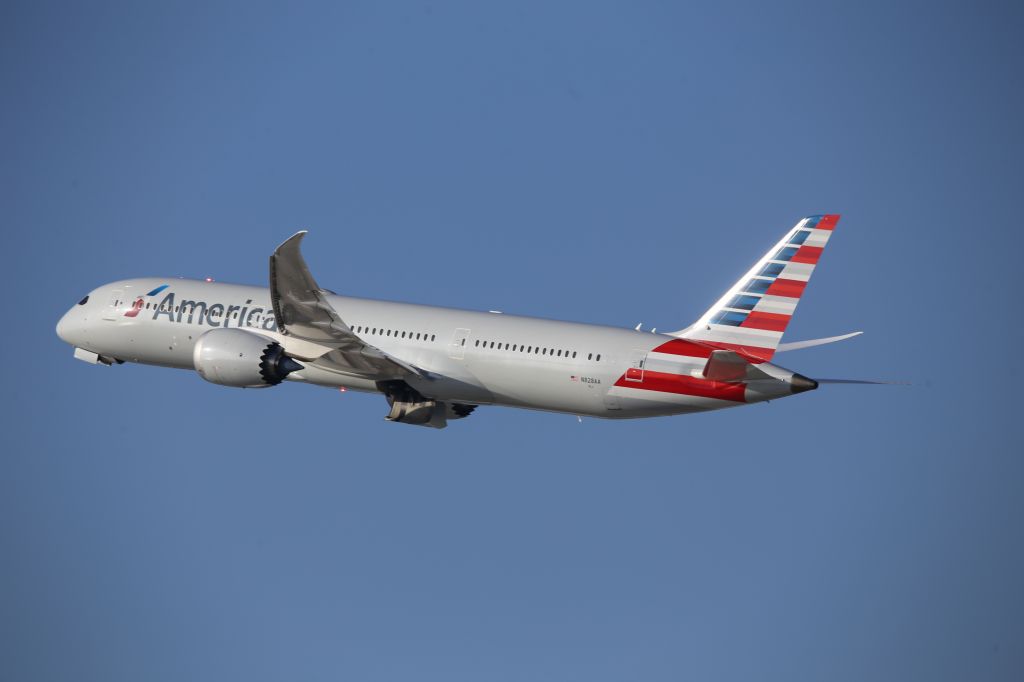 Boeing 787-9 Dreamliner (N828AA)