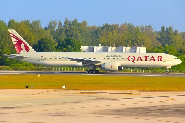 BOEING 777-300ER (A7-BEH)