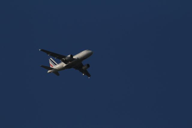 F-GUGG — - Airbus A318-111, Air France, vanuit Parijs Charles de Gaulle, vliegt over Nieuwkoop in de aanvliegroute naar de Aalsmeerbaan op Schiphol.