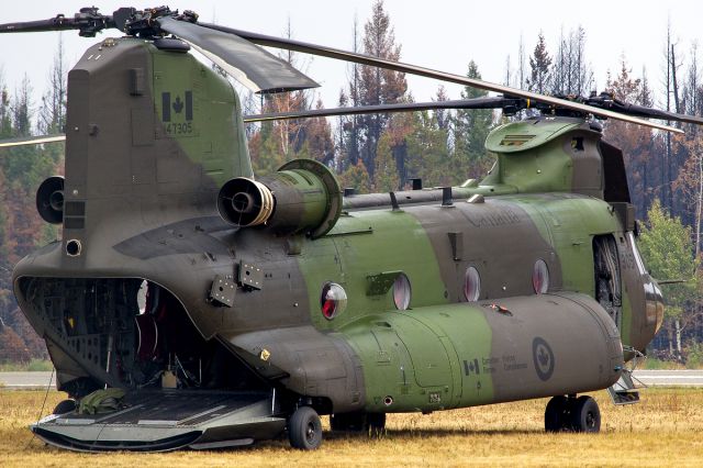 Boeing CH-47 Chinook (14-7305)