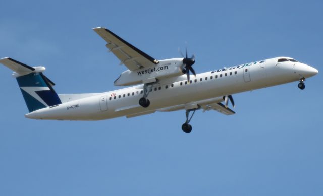 de Havilland Dash 8-400 (C-GTWE)