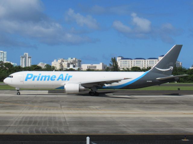 BOEING 767-300 (N1499A)