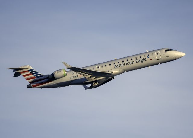 Canadair Regional Jet CRJ-700 (N738SK)