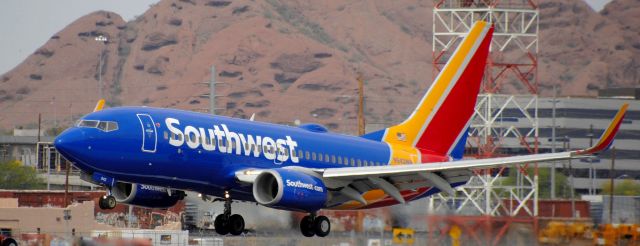 Boeing 737-700 (N942WN) - phoenix sky harbor international airport 14APR21