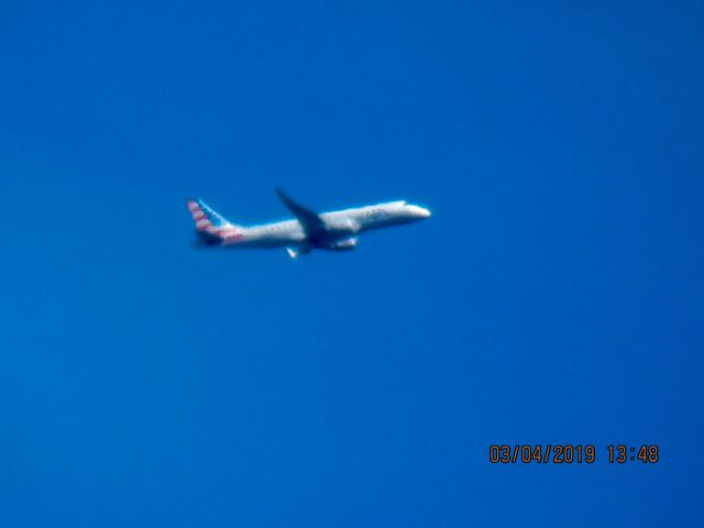 Embraer 175 (N269NN)