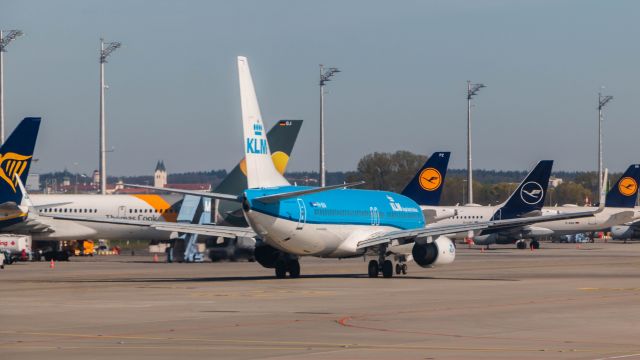 Boeing 737-800 (PH-BXA)