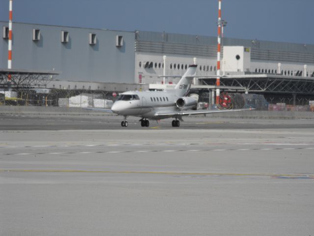 Hawker 800 (CS-DRY)