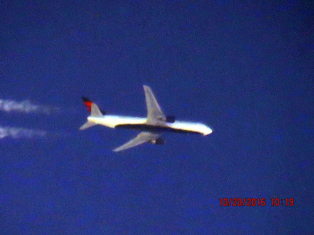 BOEING 767-300 (N129DL)