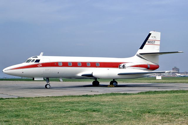 Cessna 421 (N1007) - LOCKHEED L-1329 JETSTAR 6 - REG N1007 (CN 5057) - HEATHROW INTERNATIONAL AIRPORT LONDON UK. - EGLL (9/4/1967)