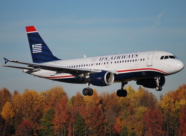 Airbus A319 (N755US) - Approaching 18C - 11/13/10