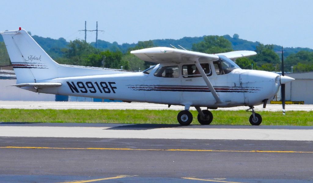 Cessna Skyhawk (N9918F) - 08/08/22