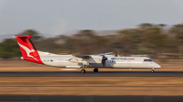 de Havilland Dash 8-400 (VH-LQF)