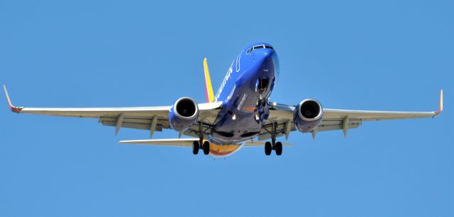 Boeing 737-700 (N730SW)