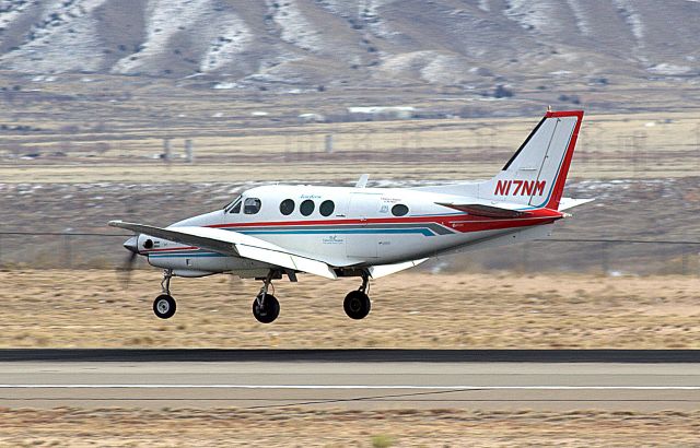 Beechcraft King Air 90 (N17NM)