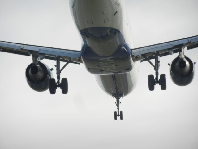 Airbus A320 — - A Delta A320 Flies Over Approaching Reagan National