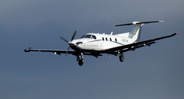Pilatus PC-12 (N809TW) - On final is this 2014 Pilatus PC-12/47E in the Winter of 2021.