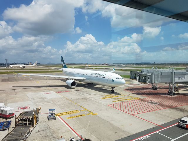 Airbus A330-300 (B-LAR)