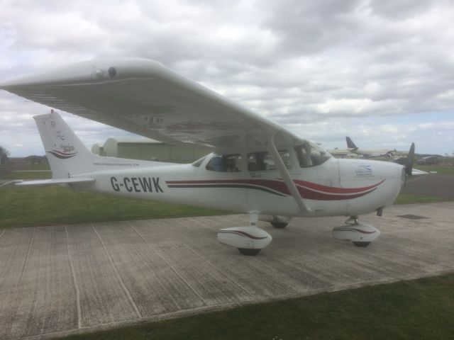 Cessna Skyhawk (G-CEWK)