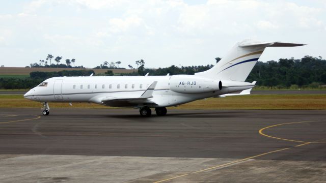 Bombardier Global 5000 (A6-RJD)