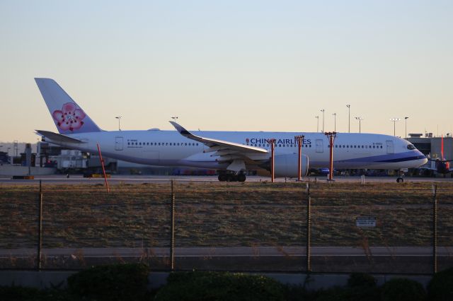 Airbus A350-900 (B-18902)