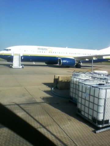Boeing 737-800 —