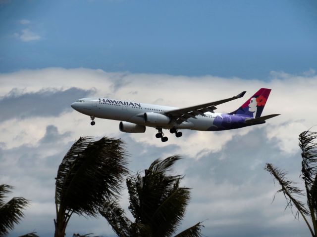 Airbus A330-200 (N399HA) - HAL-33 on short final to OGG / PHOG Kahului, Maui.  Arriving from LAX on 17 May 2016