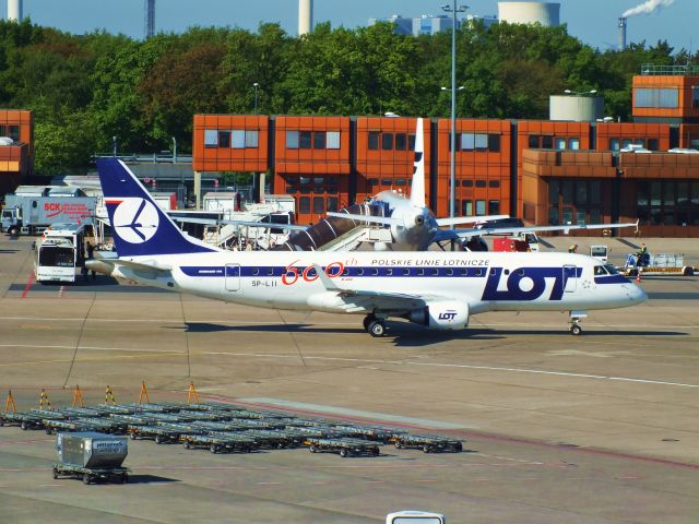 EMBRAER 175 (long wing) (SP-LII)