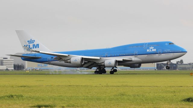 Boeing 747-400 —