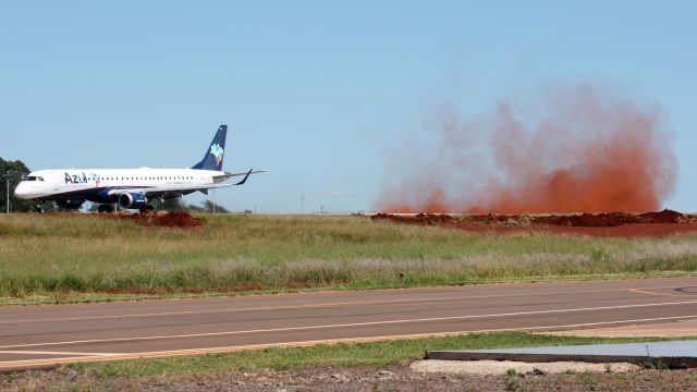 Embraer ERJ-190 (PR-AYG)
