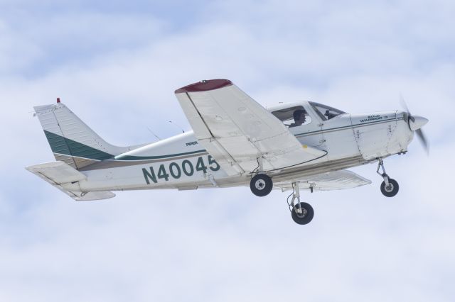 Piper Cherokee (N40045) - Takeoff at KSGS