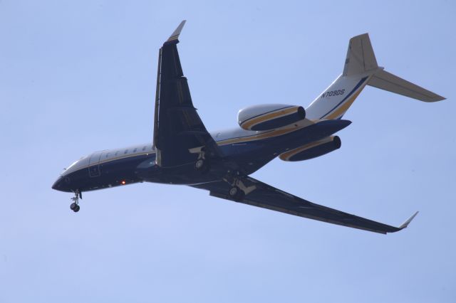 Bombardier Global Express (N709DS)