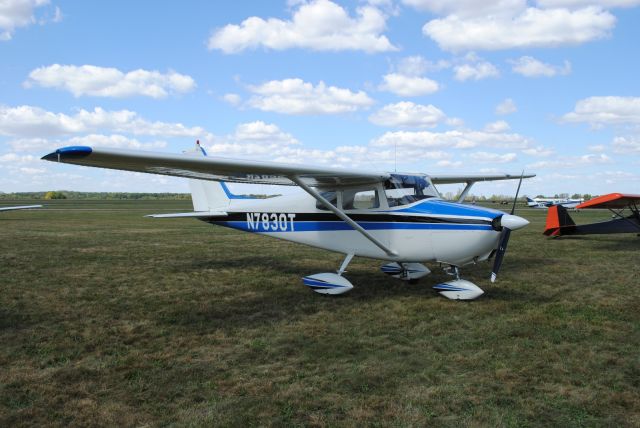 Cessna Skyhawk (N7830T) - Early 172 on display at MERFI 2010