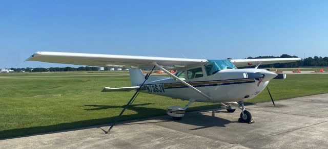 Cessna Skyhawk (N736JV)