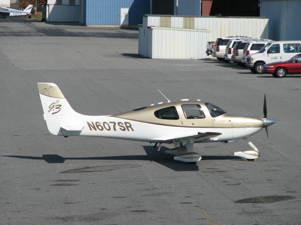 Cirrus SR-22 (N607SR)