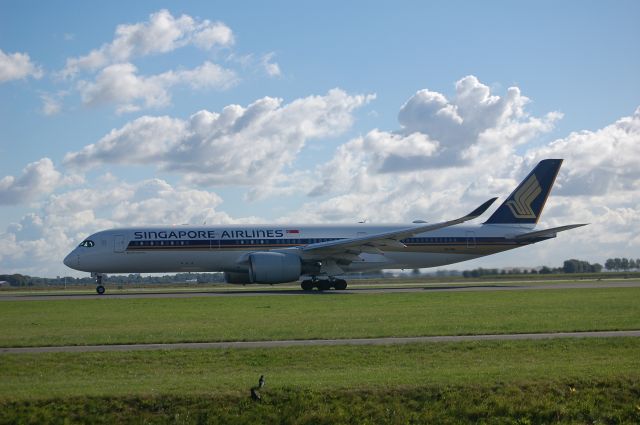 Airbus A350-900 (9V-SML) - A350-941 cn96 take off rwy36L 25-09-22
