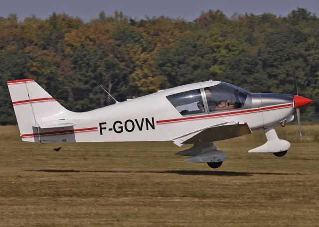 ROBIN President (DR-500) (F-GOVN) - Take-off at LFGU - 2009-09-26.