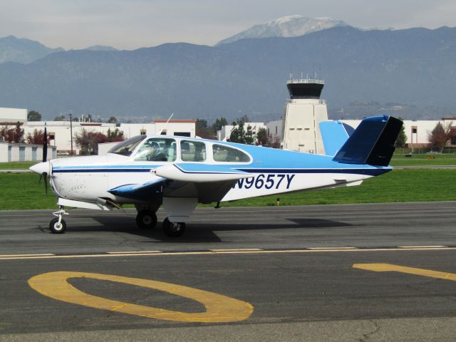 Beechcraft 35 Bonanza (N9657Y) - Taxiing to RWY 8R