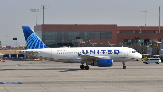 Airbus A319 (N824UA) - United Airlines Airbus A319-131 N824UA in Salt Lake City 