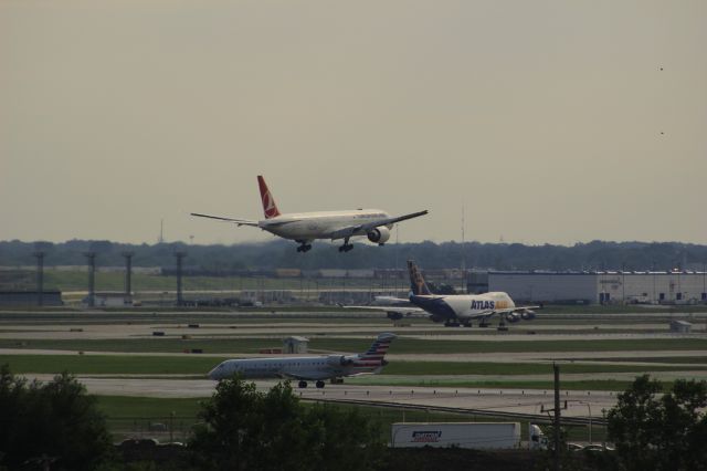 BOEING 777-300ER (TC-JJH)