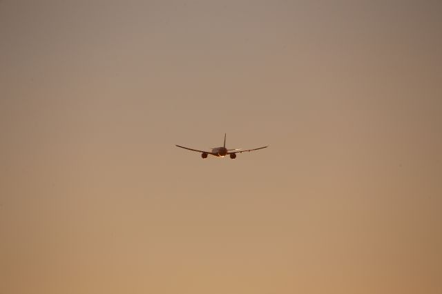 BOEING 777-300ER (F-GSQV)