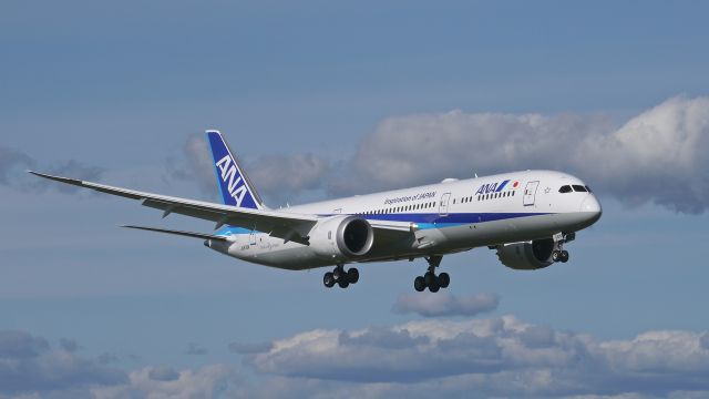 Boeing 787-9 Dreamliner (JA836A) - BOE407 on final to Rwy 16R to complete a flight test on 4/15/15. (ln 280 / cn 34527).