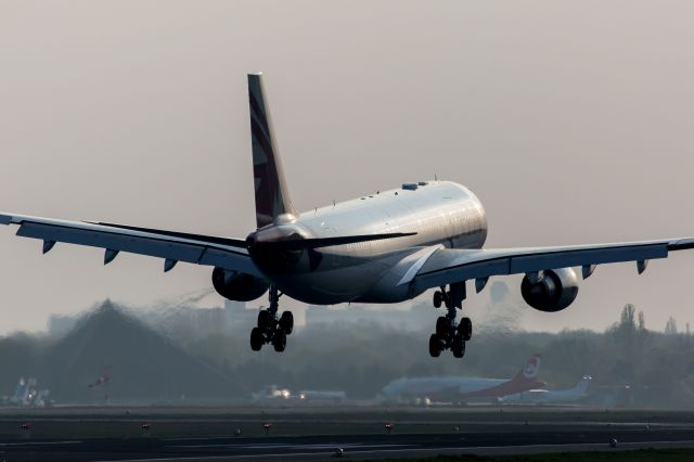 Airbus A330-300 (A7-AFP)