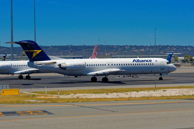 Fokker 100 (VH-FKA)