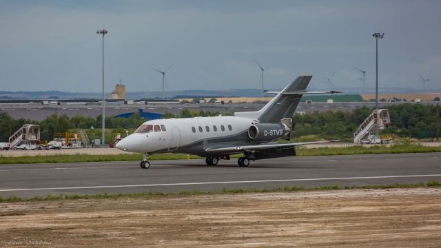 Hawker 800 (G-STWB)