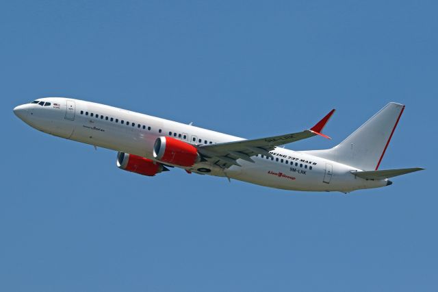 Boeing 737 MAX 8 (9M-LRK)