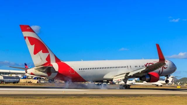 BOEING 767-300 (C-GHPN) - Air Canada landing at TNCM St Maarten.