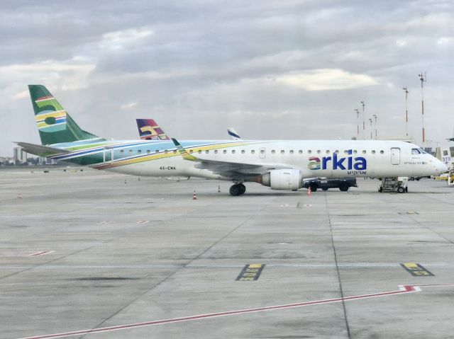 EMBRAER 195 (4X-EMA)