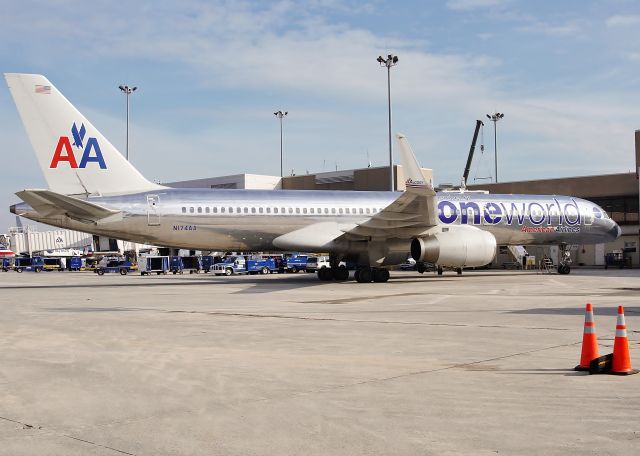 Boeing 757-200 (N174AA) - AA OneWorld B757 with winglets on Flightaware.Com !